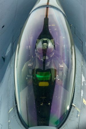 F-16 pilots, KC-135 crews team for mid-air refueling training F-16 pilots, KC-135 crews team for mid-air refueling training